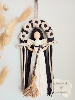 Aniołek z miotełką