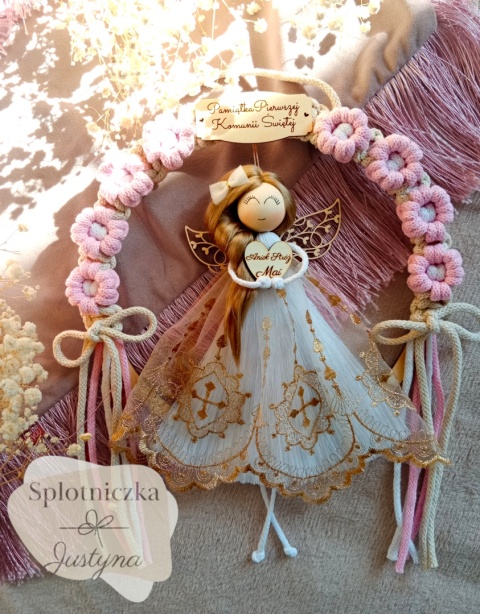 Anioł Stróż na Pierwszą Komunię Świętą róż, włosy jasny brąz