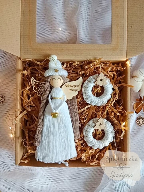 Anioł Wesołych świąt+ dwie bombeczki