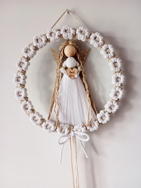 Anioł stróż w wianku-biel