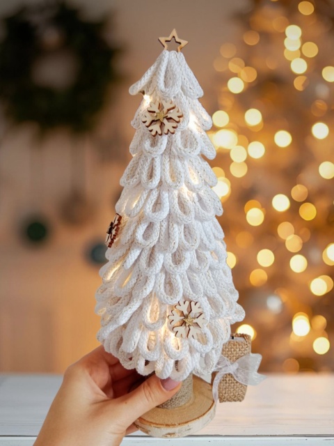 Choinka Biała ze złotą nitką stojąca LED