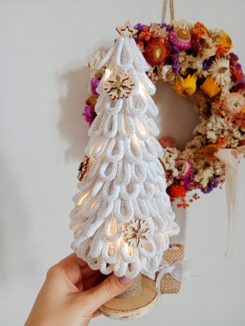 Choinka Biała ze złotą nitką stojąca LED