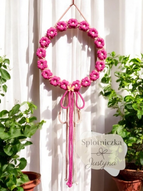 Wianek w kolorze różowym